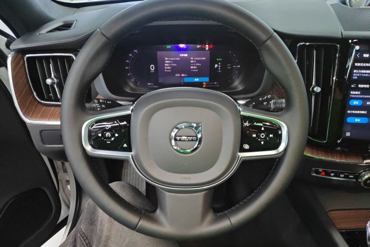 Used Volvo XC60 New Energy 2023 T8 Plug-in Hybrid Long-Range All-Wheel Drive Intelligent Luxury and Enjoyment Edition Steering Wheel