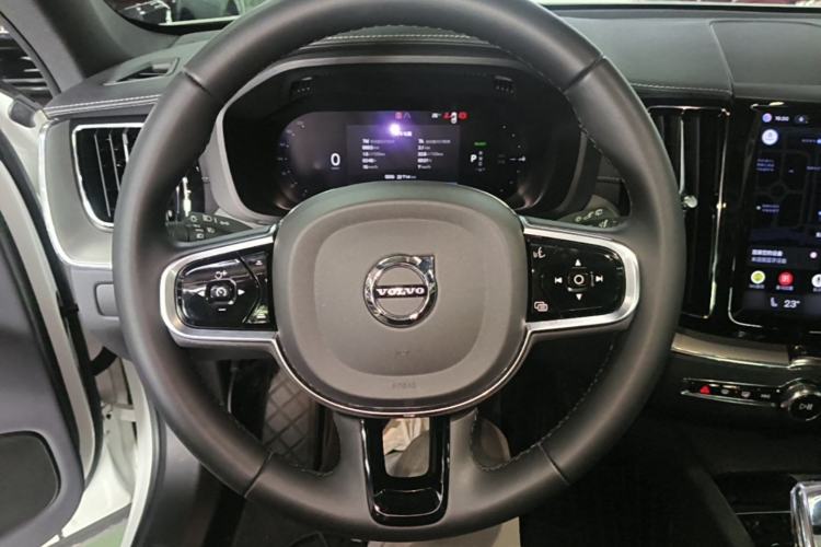 Used Volvo XC60 New Energy 2023 T8 Plug-in Hybrid Long-Range All-Wheel Drive Smart & Sporty Version Steering Wheel