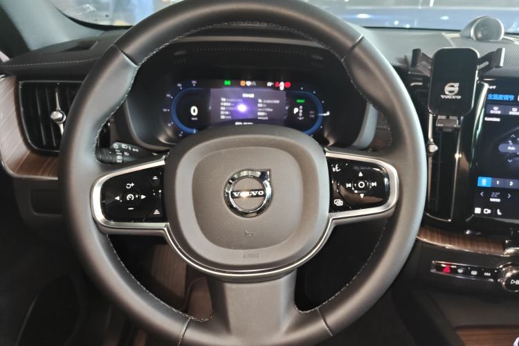 Used Volvo XC60 New Energy 2023 T8 Plug-in Hybrid Long-Range All-Wheel Drive Smart Luxury Edition Steering Wheel