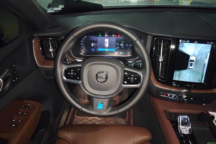 Used Volvo XC60 New Energy 2023 T8 Plug-in Hybrid Long-Range All-Wheel Drive Smart & Dynamic Enjoyment Edition Steering Wheel