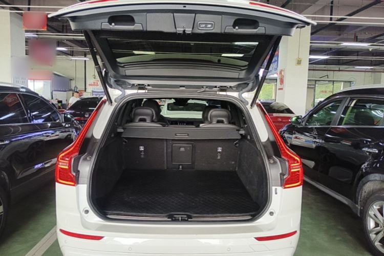 Used Volvo XC60 New Energy 2023 T8 Plug-in Hybrid Long-Range All-Wheel Drive Smart & Sporty Version Trunk