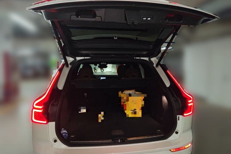 Used Volvo XC60 New Energy 2023 T8 Plug-in Hybrid Long-Range All-Wheel Drive Smart & Dynamic Enjoyment Edition Trunk