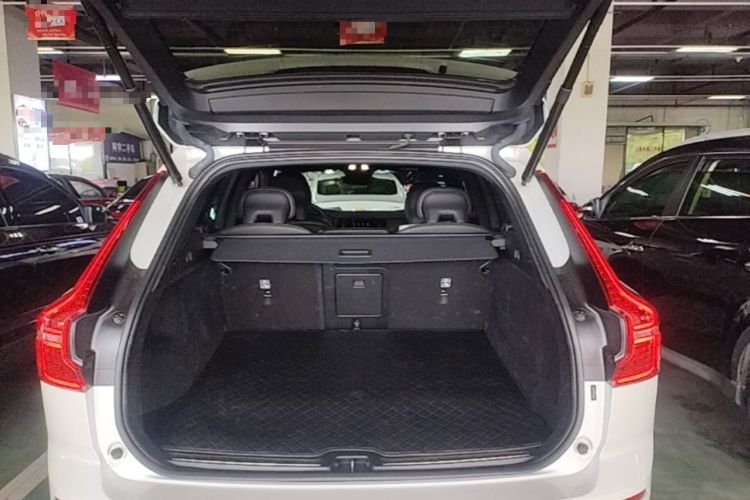 Used Volvo XC60 New Energy 2023 T8 Plug-in Hybrid Long-Range All-Wheel Drive Smart & Sporty Version Trunk