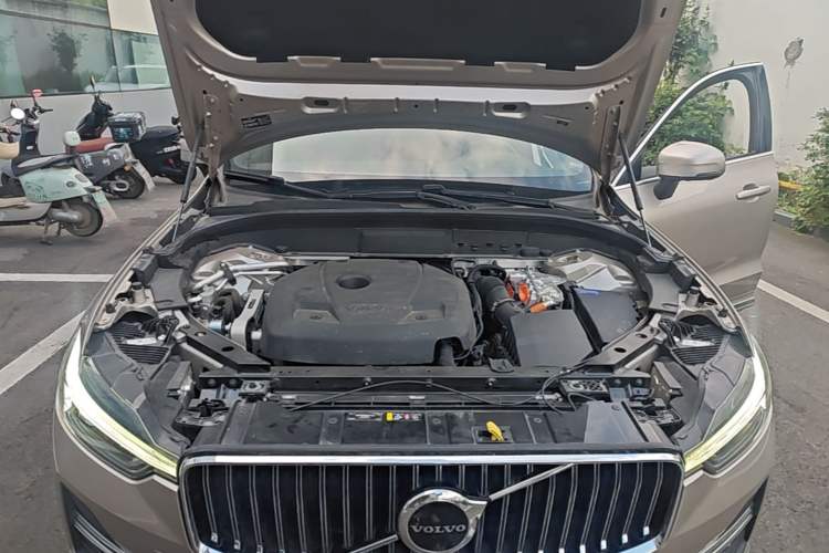 Used Volvo XC60 New Energy 2023 T8 Plug-in Hybrid Long-Range All-Wheel Drive Smart Luxury Edition Engine Bay