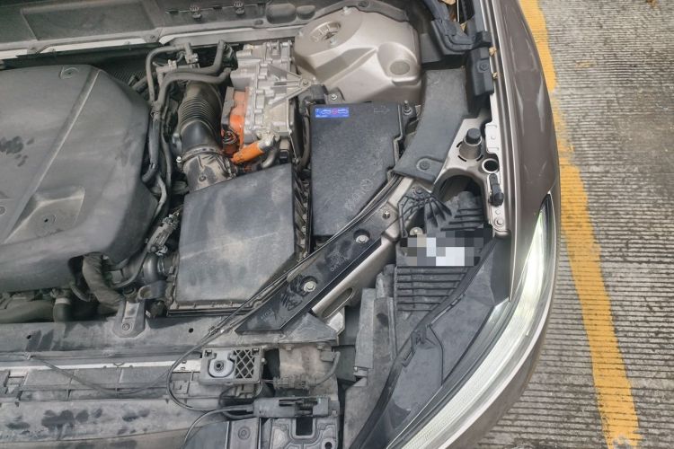 Used Volvo XC60 New Energy 2023 T8 Plug-in Hybrid Long-Range All-Wheel Drive Smart Luxury Edition Engine Bay Left
