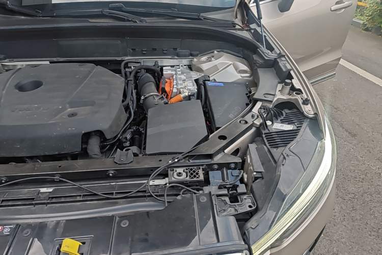 Used Volvo XC60 New Energy 2023 T8 Plug-in Hybrid Long-Range All-Wheel Drive Smart Luxury Edition Engine Bay Left