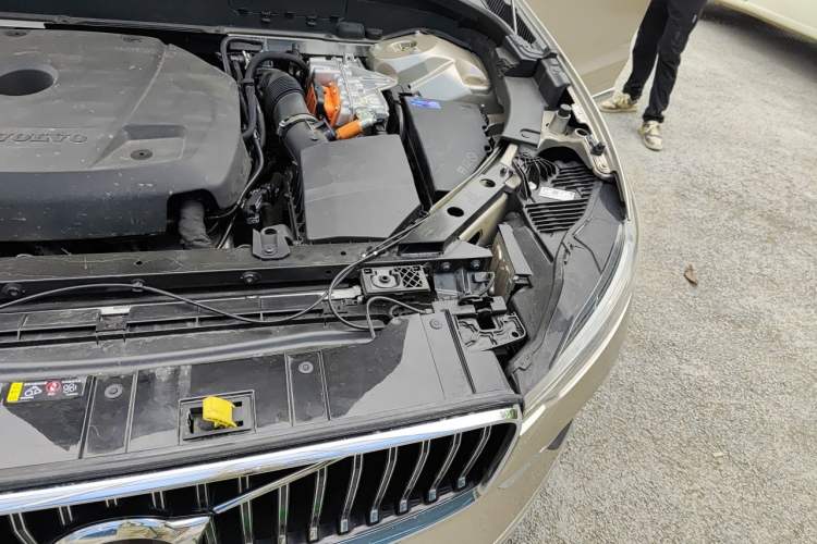 Used Volvo XC60 New Energy 2023 T8 Plug-in Hybrid Long-Range All-Wheel Drive Smart Luxury Edition Engine Bay Left