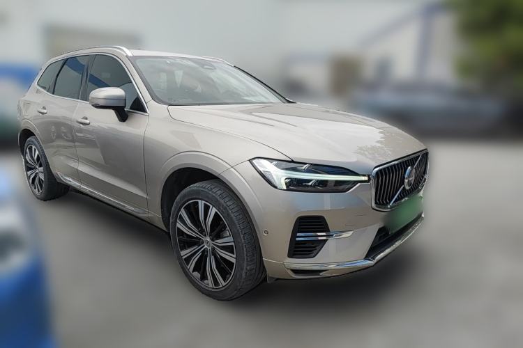 Used Volvo XC60 New Energy 2023 T8 Plug-in Hybrid Long-Range All-Wheel Drive Smart Luxury Edition Front Right 45 Deg