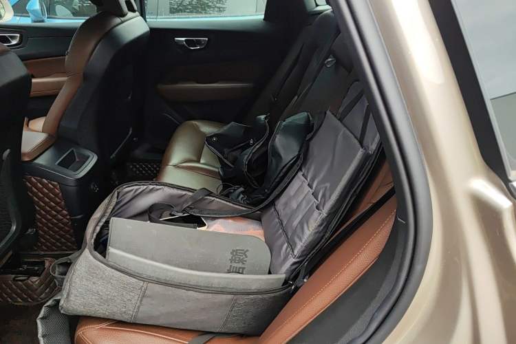 Used Volvo XC60 New Energy 2023 T8 Plug-in Hybrid Long-Range All-Wheel Drive Smart Luxury Edition Left Rear Seat