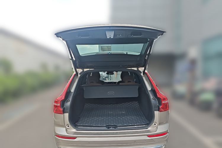 Used Volvo XC60 New Energy 2023 T8 Plug-in Hybrid Long-Range All-Wheel Drive Smart Luxury Edition Trunk