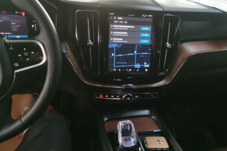 Used Volvo XC60 New Energy 2024 T8 Plug-in Hybrid Long-Range All-Wheel Drive Smart Luxury Edition Audio And AC Panel