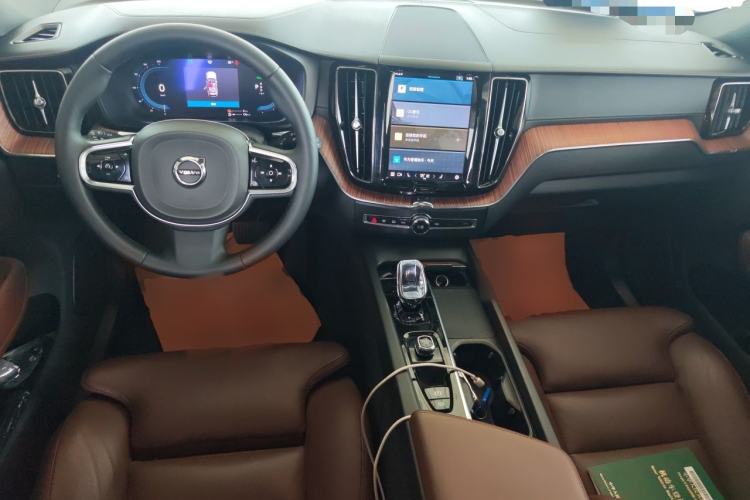 Used Volvo XC60 New Energy 2024 T8 Plug-in Hybrid Long-Range All-Wheel Drive Smart Luxury Edition Center Console