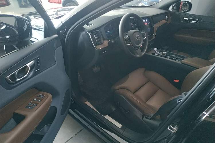 Used Volvo XC60 New Energy 2024 T8 Plug-in Hybrid Long-Range All-Wheel Drive Smart Luxury Edition Driver Seat