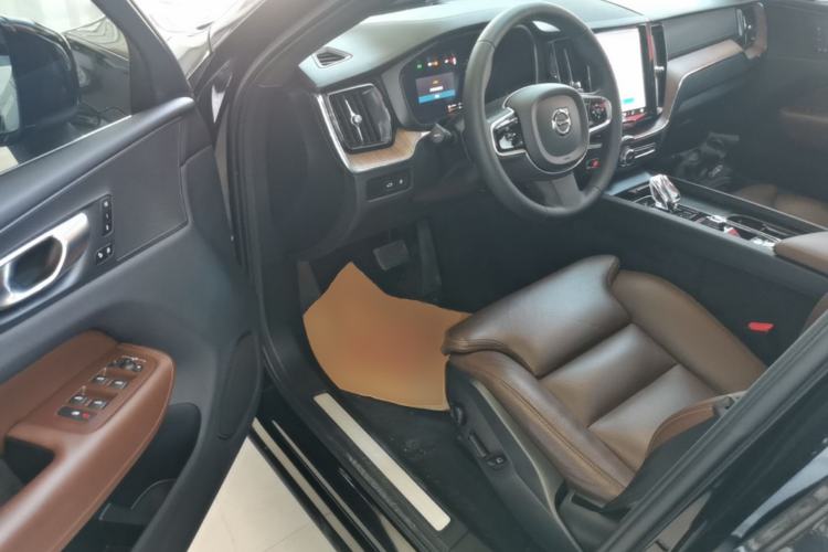 Used Volvo XC60 New Energy 2024 T8 Plug-in Hybrid Long-Range All-Wheel Drive Smart Luxury Edition Driver Seat