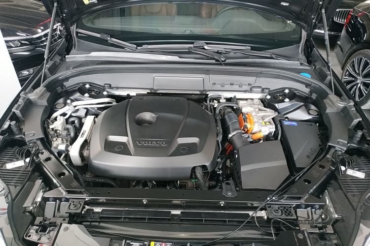 Used Volvo XC60 New Energy 2024 T8 Plug-in Hybrid Long-Range All-Wheel Drive Smart Luxury Edition Engine Bay