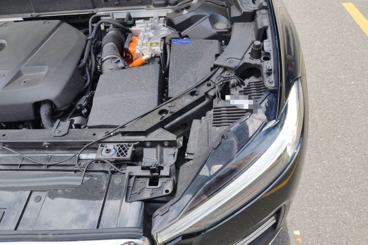 Used Volvo XC60 New Energy 2024 T8 Plug-in Hybrid Long-Range All-Wheel Drive Smart Luxury Edition Engine Bay Left