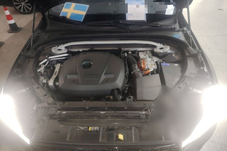 Used Volvo XC60 New Energy 2024 T8 Plug-in Hybrid Long-Range All-Wheel Drive Zhiyuan Polar Night Edition Engine Bay