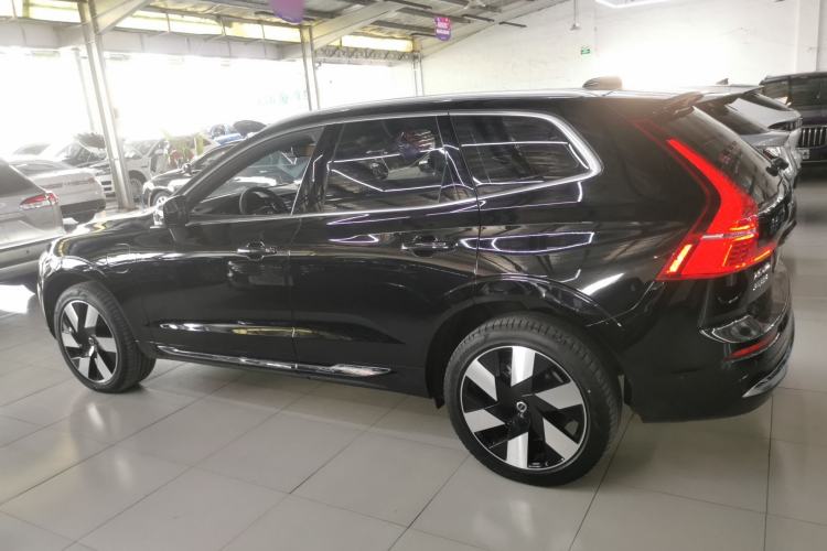 Used Volvo XC60 New Energy 2024 T8 Plug-in Hybrid Long-Range All-Wheel Drive Smart Luxury Edition Exterior 3