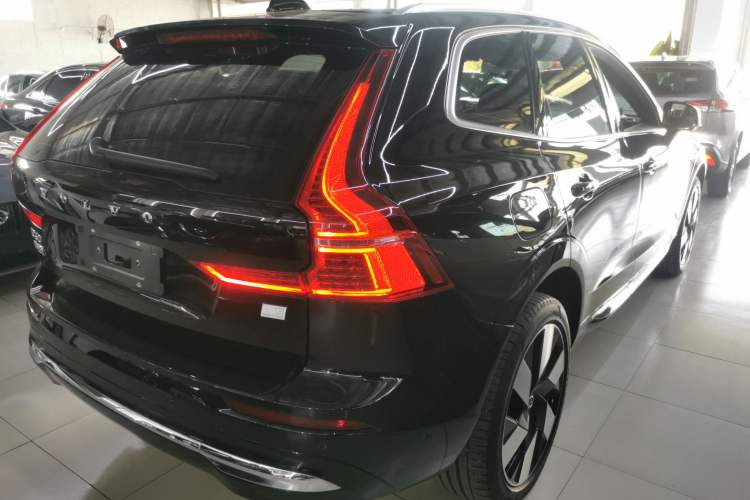 Used Volvo XC60 New Energy 2024 T8 Plug-in Hybrid Long-Range All-Wheel Drive Smart Luxury Edition Exterior 5