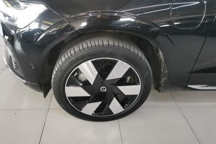 Used Volvo XC60 New Energy 2024 T8 Plug-in Hybrid Long-Range All-Wheel Drive Smart Luxury Edition Exterior 7