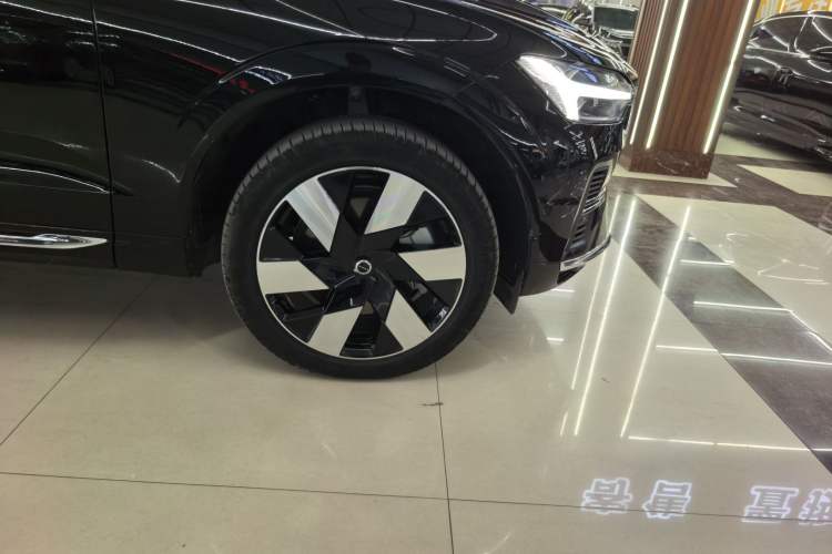 Used Volvo XC60 New Energy 2024 T8 Plug-in Hybrid Long-Range All-Wheel Drive Smart Luxury Edition Exterior 7