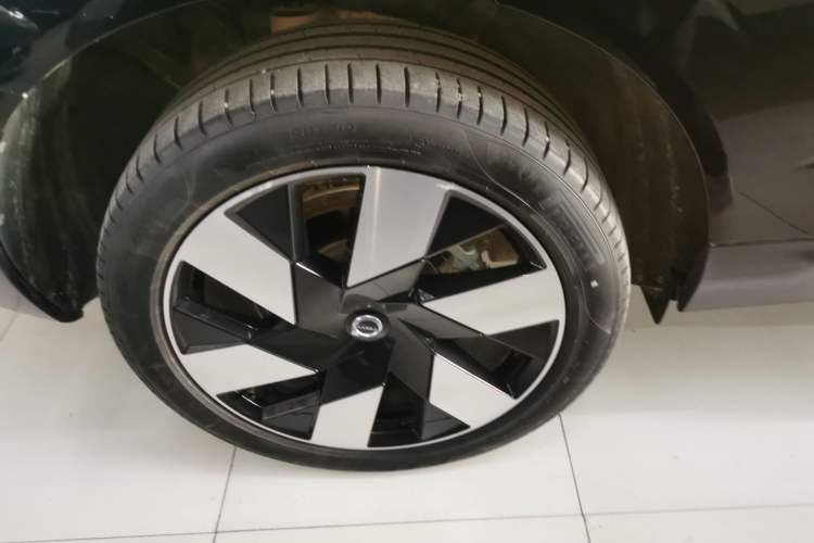 Used Volvo XC60 New Energy 2024 T8 Plug-in Hybrid Long-Range All-Wheel Drive Smart Luxury Edition Exterior 8