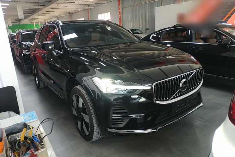 Used Volvo XC60 New Energy 2024 T8 Plug-in Hybrid Long-Range All-Wheel Drive Smart Luxury Edition Front Right 45 Deg
