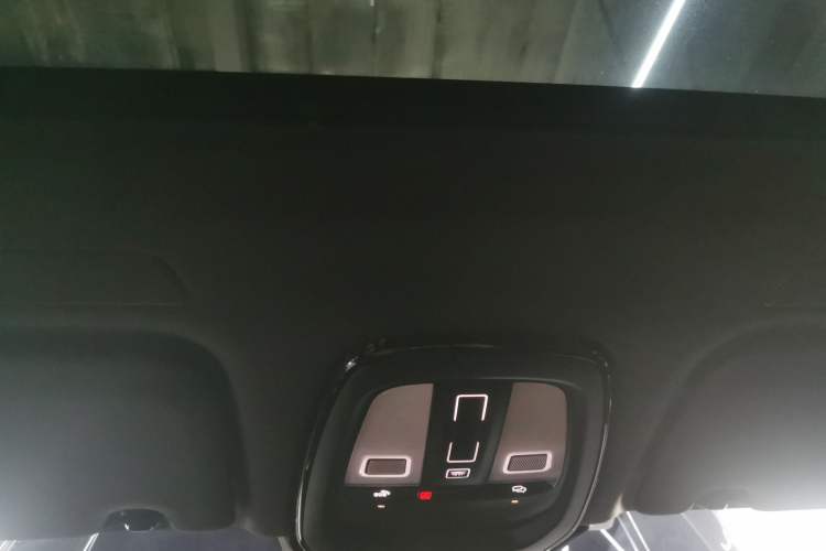 Used Volvo XC60 New Energy 2024 T8 Plug-in Hybrid Long-Range All-Wheel Drive Smart Luxury Edition Headliner