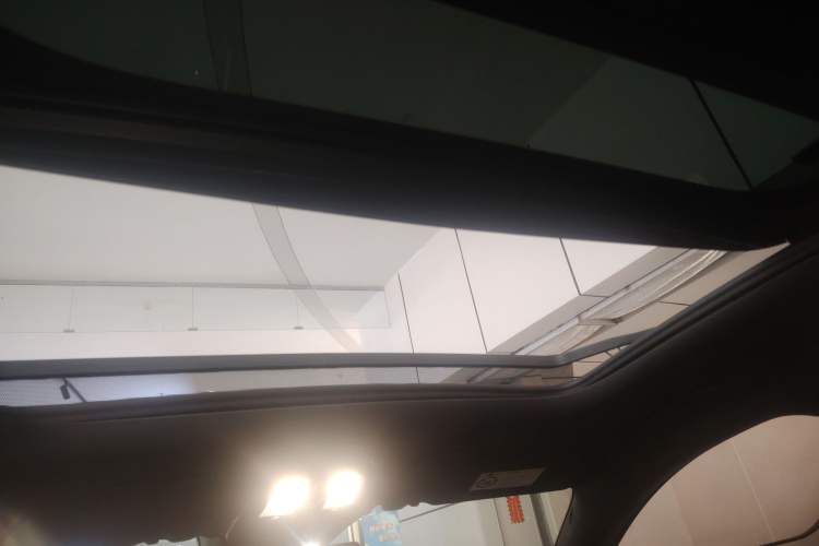 Used Volvo XC60 New Energy 2024 T8 Plug-in Hybrid Long-Range All-Wheel Drive Zhiyuan Polar Night Edition Headliner
