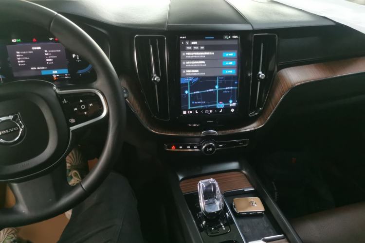 Used Volvo XC60 New Energy 2024 T8 Plug-in Hybrid Long-Range All-Wheel Drive Smart Luxury Edition Interior 2