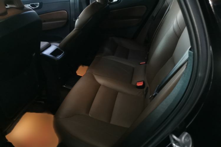 Used Volvo XC60 New Energy 2024 T8 Plug-in Hybrid Long-Range All-Wheel Drive Smart Luxury Edition Interior 4