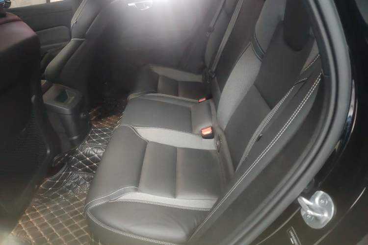 Used Volvo XC60 New Energy 2024 T8 Plug-in Hybrid Long-Range All-Wheel Drive Zhiyuan Polar Night Edition Interior 4
