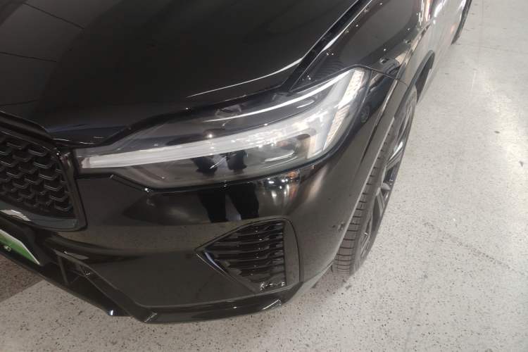 Used Volvo XC60 New Energy 2024 T8 Plug-in Hybrid Long-Range All-Wheel Drive Zhiyuan Polar Night Edition Left Front Headlight