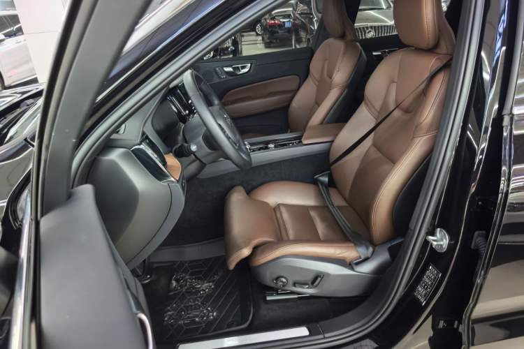 Used Volvo XC60 New Energy 2024 T8 Plug-in Hybrid Long-Range All-Wheel Drive Smart Luxury Edition Left Front Seat