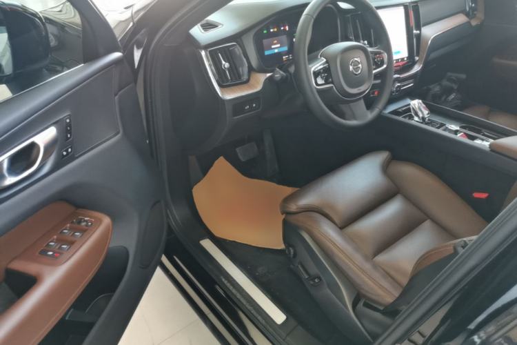 Used Volvo XC60 New Energy 2024 T8 Plug-in Hybrid Long-Range All-Wheel Drive Smart Luxury Edition Left Front Seat