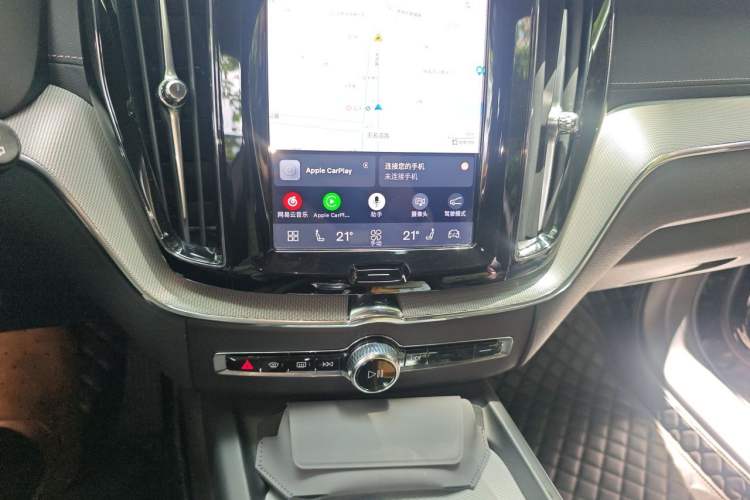 Used Volvo XC60 New Energy 2024 T8 Plug-in Hybrid Long-Range All-Wheel Drive Zhiyuan Polar Night Edition Odometer Close Up