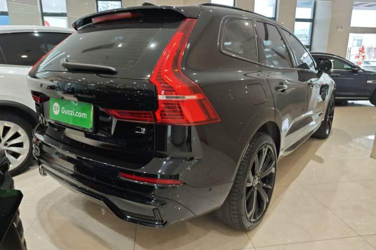 Used Volvo XC60 New Energy 2024 T8 Plug-in Hybrid Long-Range All-Wheel Drive Zhiyuan Polar Night Edition Rear Right 45 Deg