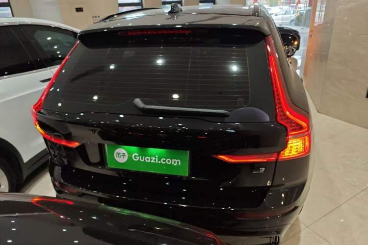 Used Volvo XC60 New Energy 2024 T8 Plug-in Hybrid Long-Range All-Wheel Drive Zhiyuan Polar Night Edition Rear