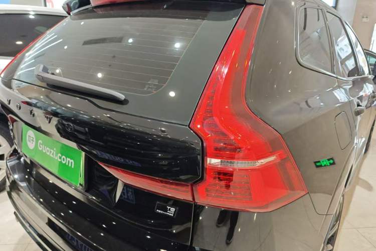 Used Volvo XC60 New Energy 2024 T8 Plug-in Hybrid Long-Range All-Wheel Drive Zhiyuan Polar Night Edition Right Rear Taillight