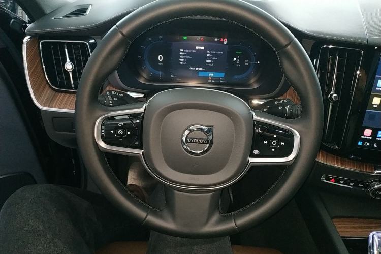 Used Volvo XC60 New Energy 2024 T8 Plug-in Hybrid Long-Range All-Wheel Drive Smart Luxury Edition Steering Wheel