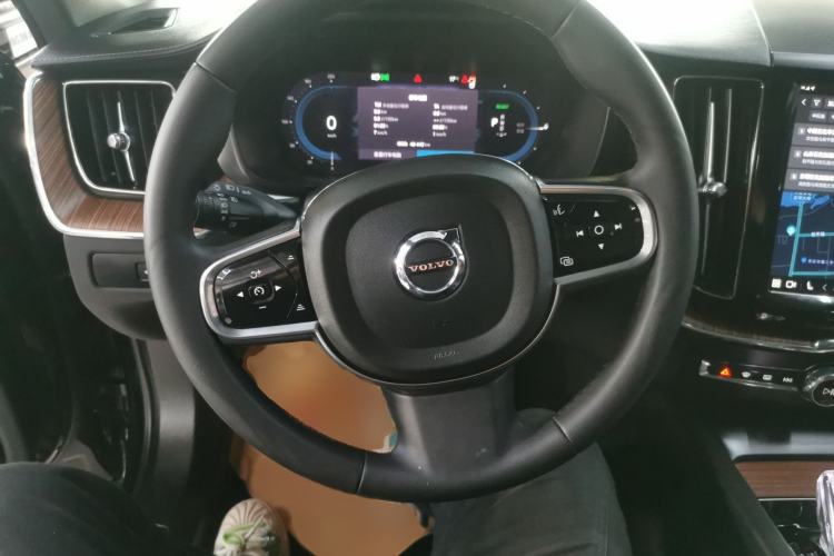Used Volvo XC60 New Energy 2024 T8 Plug-in Hybrid Long-Range All-Wheel Drive Smart Luxury Edition Steering Wheel