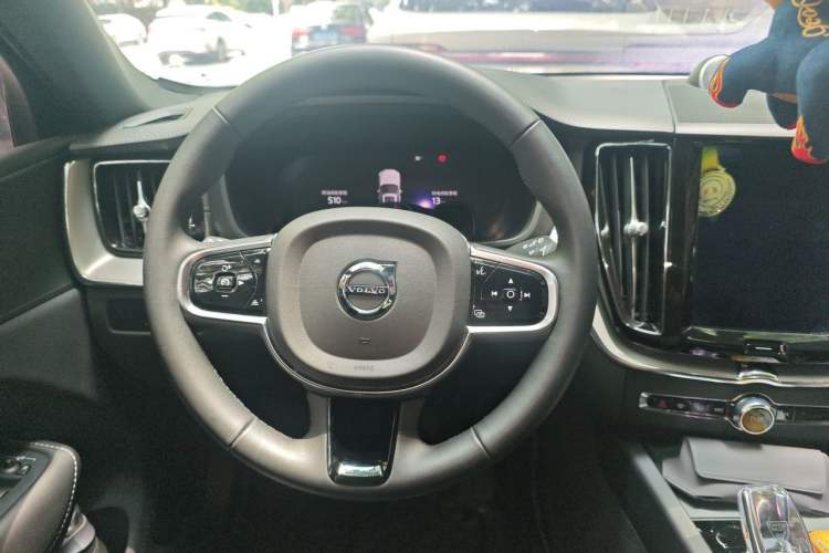 Used Volvo XC60 New Energy 2024 T8 Plug-in Hybrid Long-Range All-Wheel Drive Zhiyuan Polar Night Edition Steering Wheel