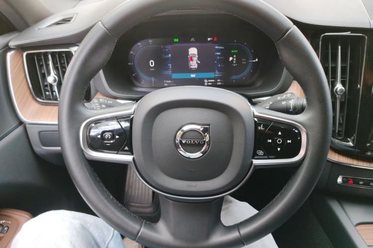 Used Volvo XC60 New Energy 2024 T8 Plug-in Hybrid Long-Range All-Wheel Drive Smart Luxury Edition Steering Wheel