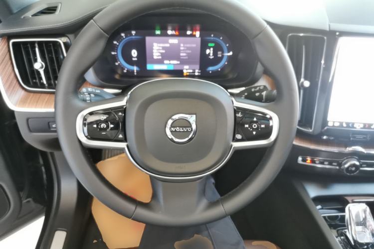 Used Volvo XC60 New Energy 2024 T8 Plug-in Hybrid Long-Range All-Wheel Drive Smart Luxury Edition Steering Wheel