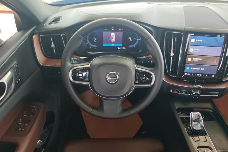 Used Volvo XC60 New Energy 2024 T8 Plug-in Hybrid Long-Range All-Wheel Drive Smart Luxury Edition Steering Wheel