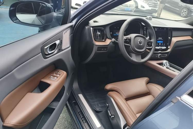 Used Volvo XC60 New Energy 2024 T8 Plug-in Hybrid Long-Range All-Wheel Drive Smart Luxury Edition Driver Seat