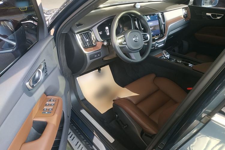Used Volvo XC60 New Energy 2024 T8 Plug-in Hybrid Long-Range All-Wheel Drive Smart Luxury Edition Driver Seat