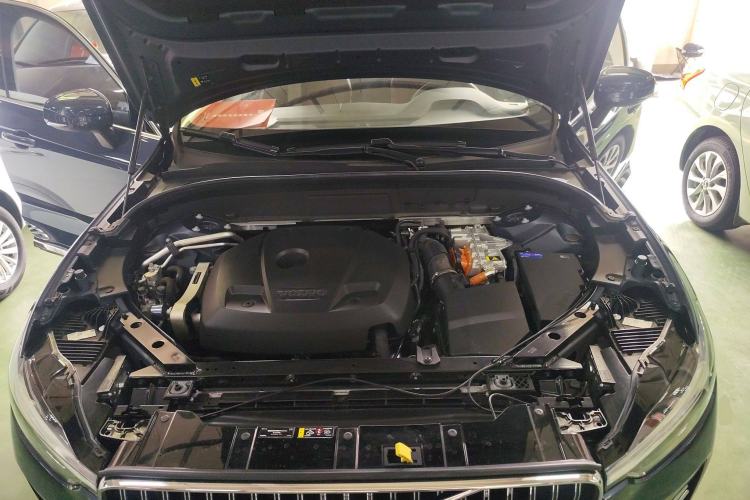 Used Volvo XC60 New Energy 2024 T8 Plug-in Hybrid Long-Range All-Wheel Drive Smart Luxury Edition Engine Bay