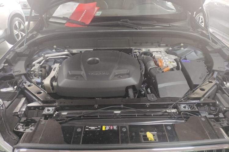 Used Volvo XC60 New Energy 2024 T8 Plug-in Hybrid Long-Range All-Wheel Drive Smart Luxury Edition Engine Bay