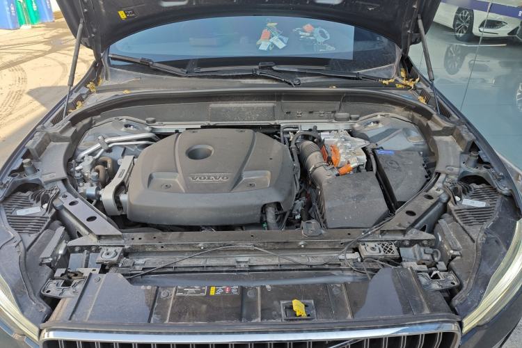 Used Volvo XC60 New Energy 2024 T8 Plug-in Hybrid Long-Range All-Wheel Drive Smart Luxury Edition Engine Bay